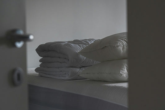 7 Amazing Benefits of a Memory Foam Curved Pillow for Neck Pain Relief